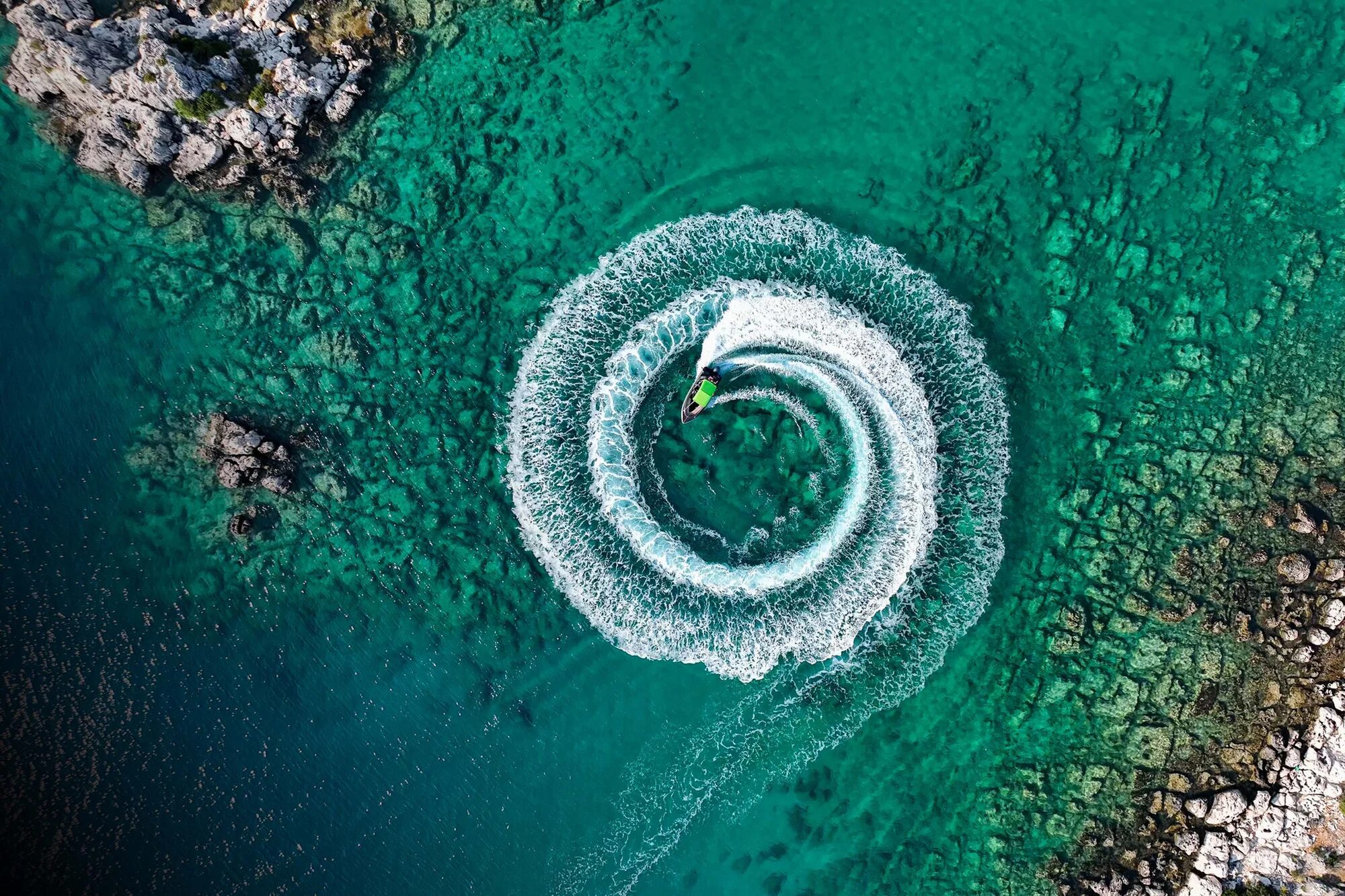 Aster aerial view of a speed boat web development
